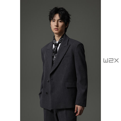 秋季新款简约枪驳领休闲西装