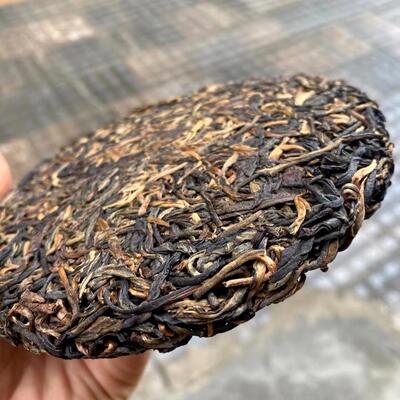 2023年云南滇红红茶易武古树晒红红茶200克/饼