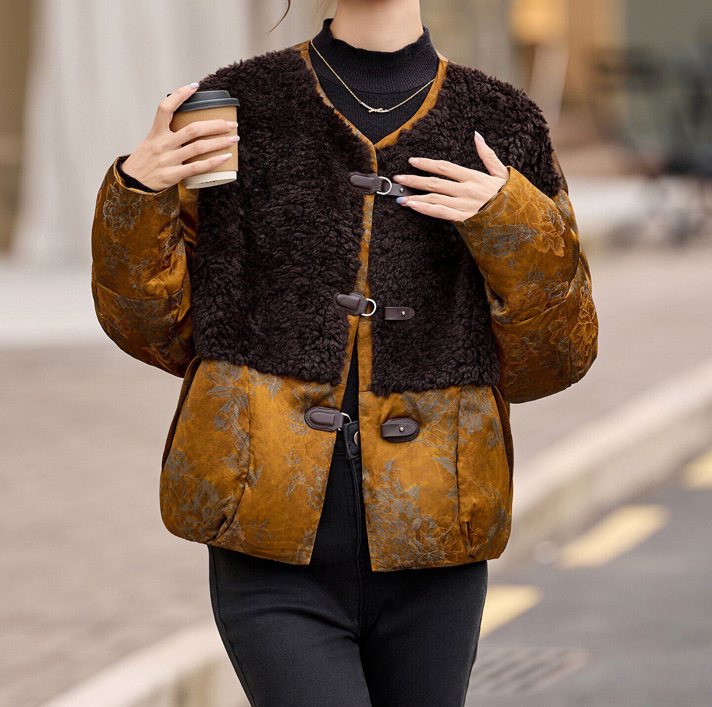 高级感新中式国风羽绒服女短款小个子洋气羊羔毛拼接保暖外套冬季