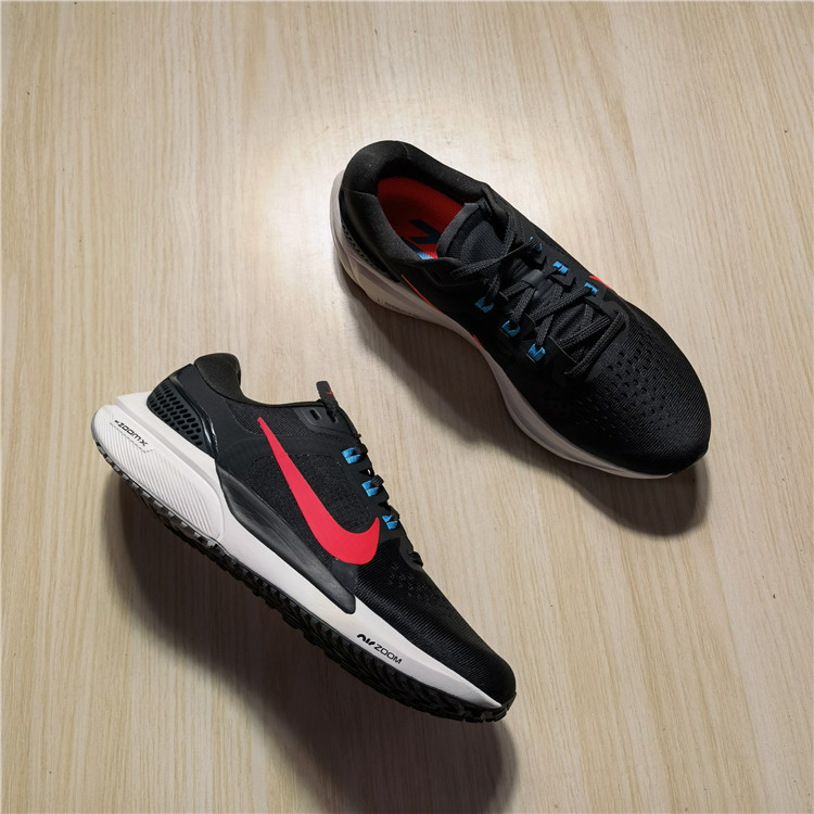 耐克nike airzoom vomero15男子气垫轻便透气跑鞋 cu1855-102-004