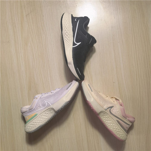 Run女子透气运动跑步鞋