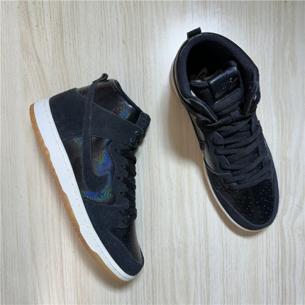 Nike SB Dunk High 镭射炫彩漆皮高帮休闲运动板鞋 854851-001