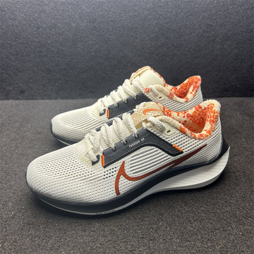 耐克Nike AIR ZOOM PEGASUS 40 飞马40女子气垫跑步鞋 FN3477-100