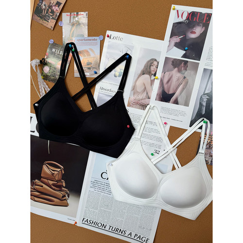 阿周家“进店bi入的冰bra”塑形聚拢裸肤感美背吊带无钢圈内衣