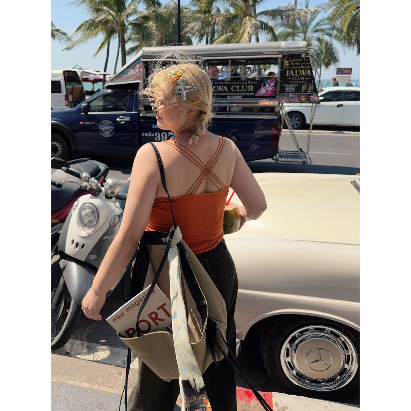 阿周家“马吉la女孩”心机美背chao重工串珠弹力美背背心带胸垫女