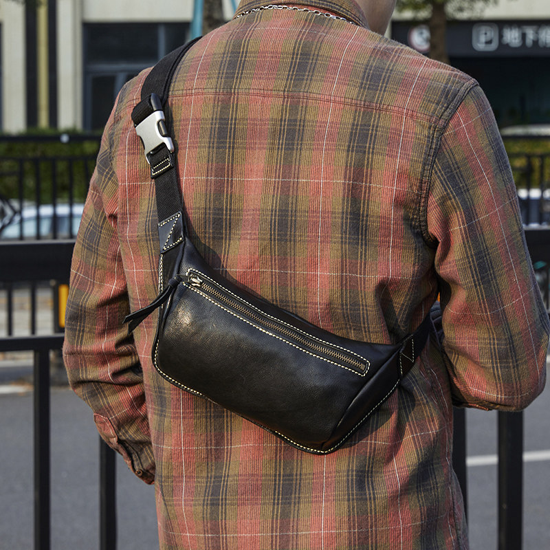 头层牛皮复古休闲胸包