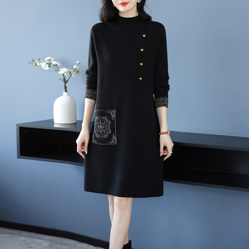 圆领毛衣女秋冬中长款打底衫宽松大码女装绣花羊毛衫A字裙毛衣裙