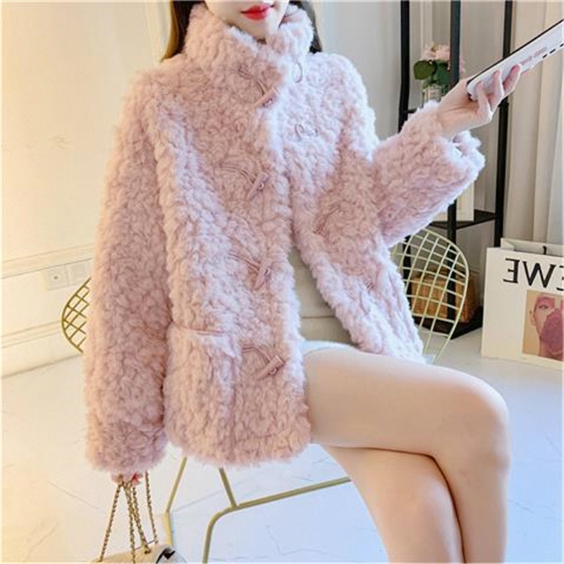 牛角扣羊羔绒外套女小个子短款加厚皮毛一体毛呢大衣冬季2025新款