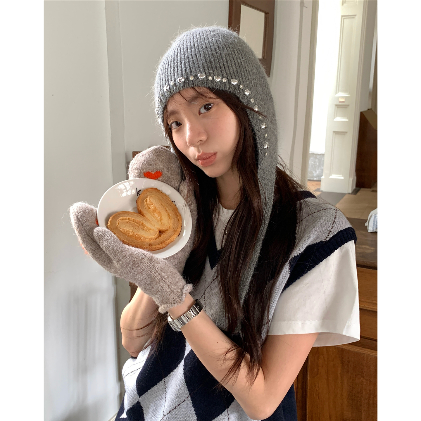 美翻了｜韩国ins博主兔毛毛绒钉珠护耳针织帽女冬绑带毛线飞行帽