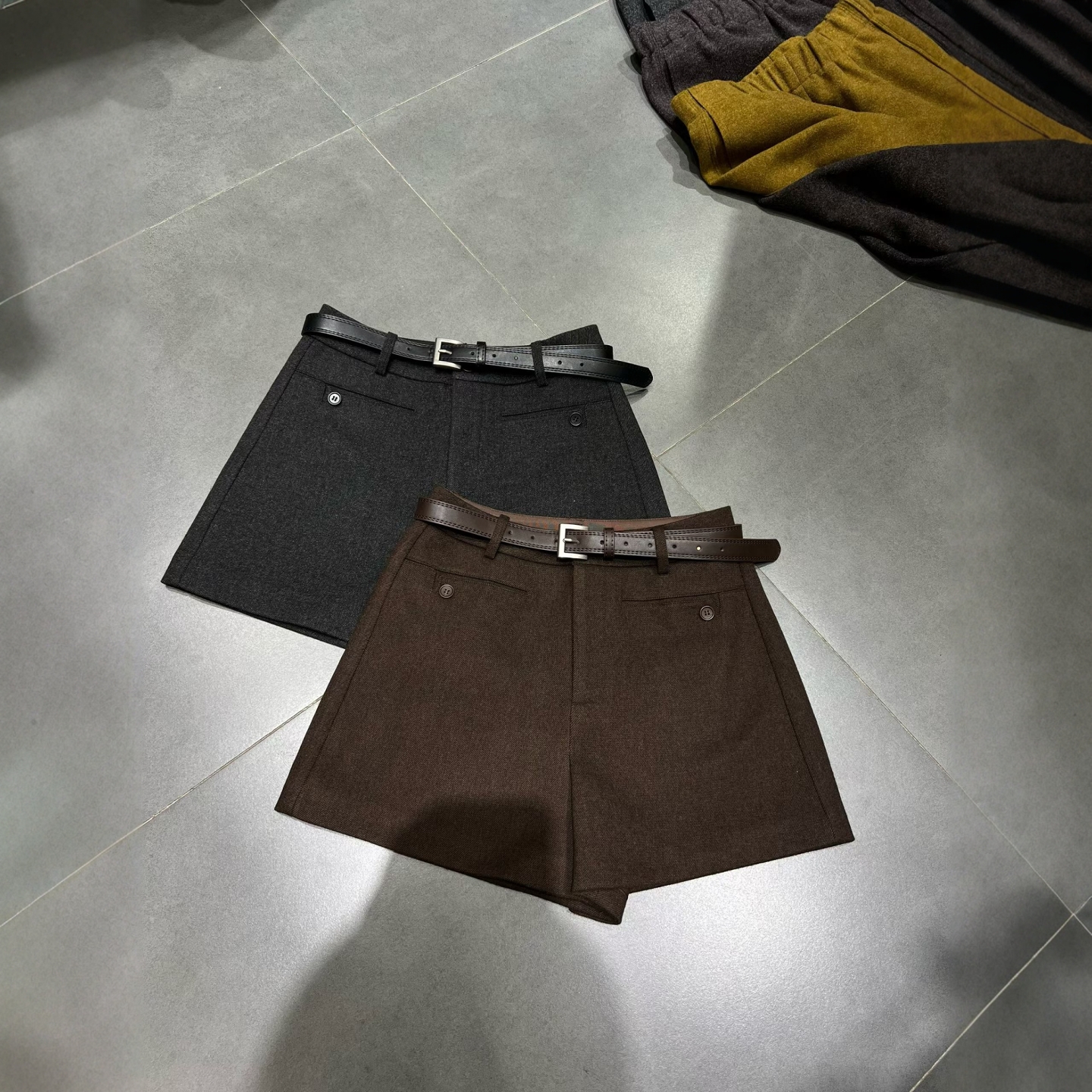 2025冬季新款打底靴裤女韩版时尚高腰显瘦百搭休闲毛呢阔腿短裤潮