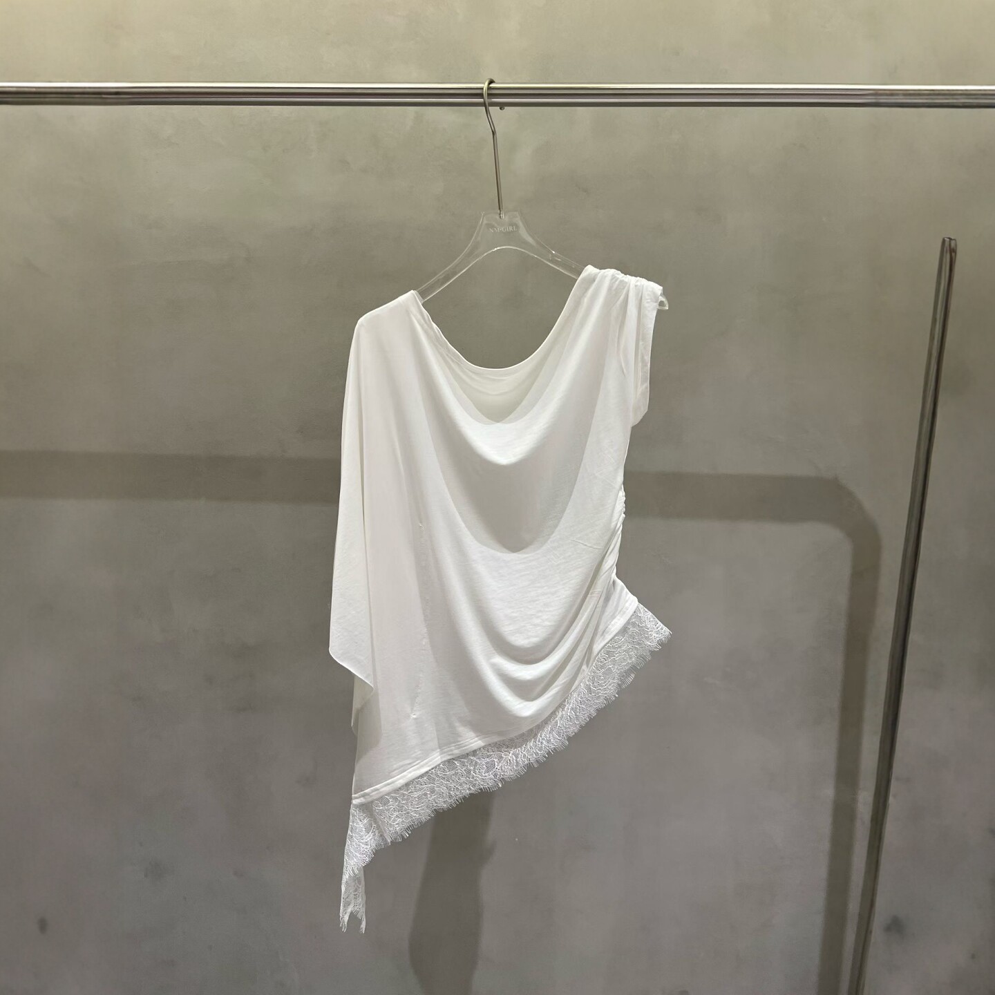 蕾丝拼接不规则无袖T恤上衣女