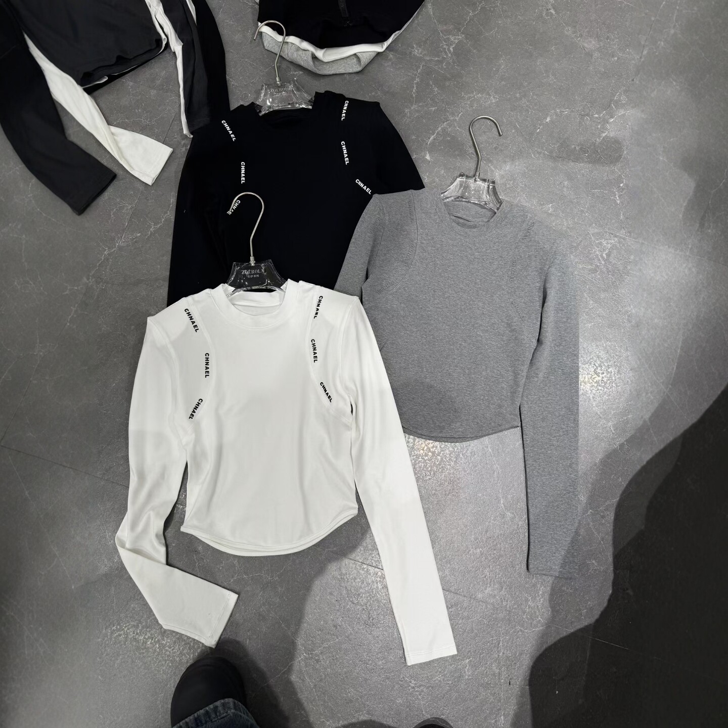 2026春季新款韩版小众设计字母印花修身显瘦百搭短款长袖T恤上衣