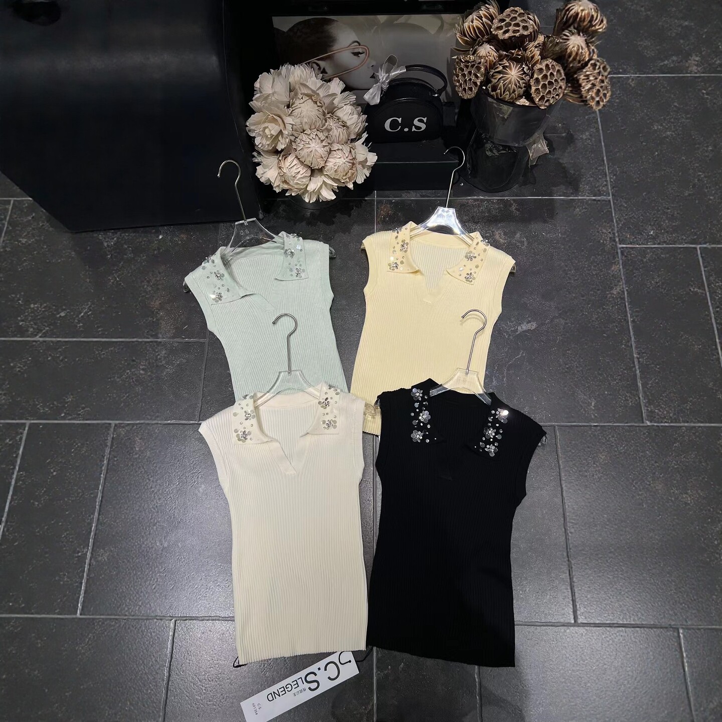 2026春夏新款韩版高级感翻领钉珠修身显瘦百搭辣妹无袖针织背心女