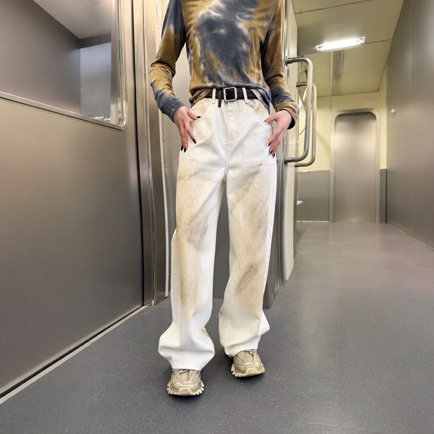 欧货2026春季新款直筒裤女韩版设计感复古做旧百搭休闲窄版牛仔裤