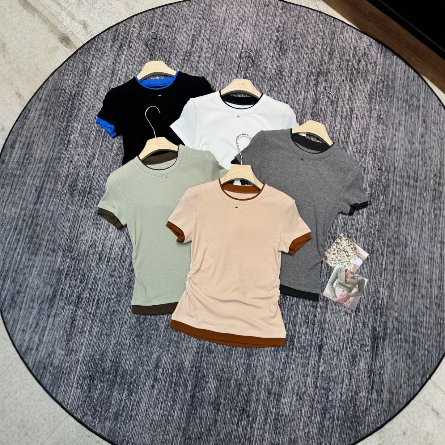 2026春季新款设计感撞色假两件短袖T恤女修身百搭圆领叠穿上衣