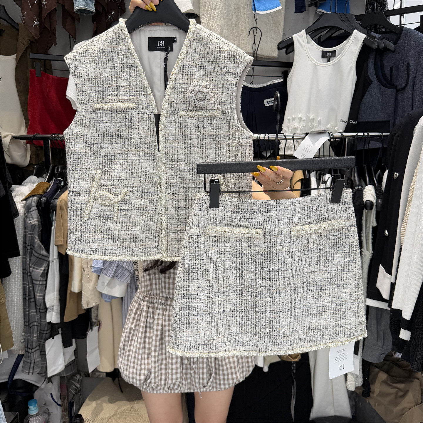 2026春夏新款高级感重工钉珠小香风马甲外套女百搭包臀半身裙套装