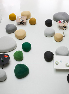 北欧创意时尚彩色布艺幼儿园懒人鹅卵石沙发异形休闲区三角换鞋凳