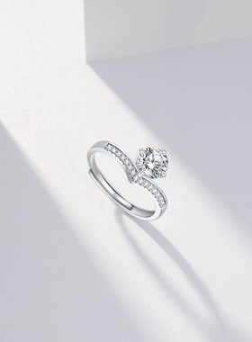 s925纯银d色莫桑石戒指仿真指公主皇冠d色一克拉带货源