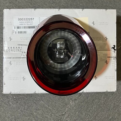 法拉利81217-23款原厂拆车尾灯