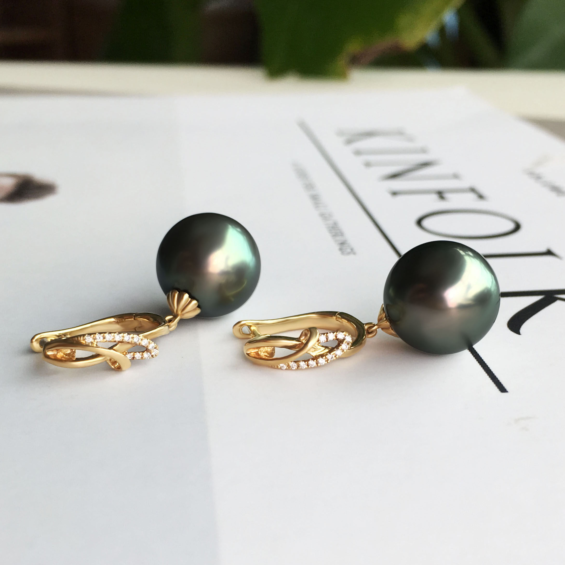 苏爷天然海水大溪地黑珍珠耳钉耳环18K金黄金钻石正圆正品强光