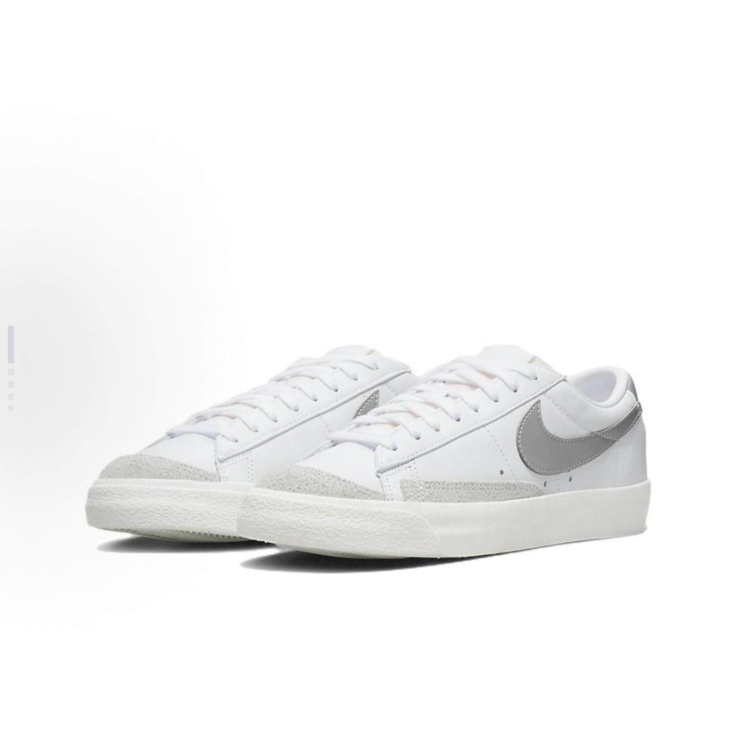 Nike Blazer '77 低帮 板鞋 女款 白银DC4769-113