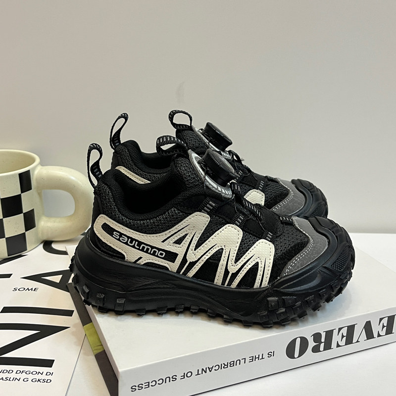 轻便软底旋转扣男童运动鞋2026新款春款透气女童榴莲底黑色老爹鞋