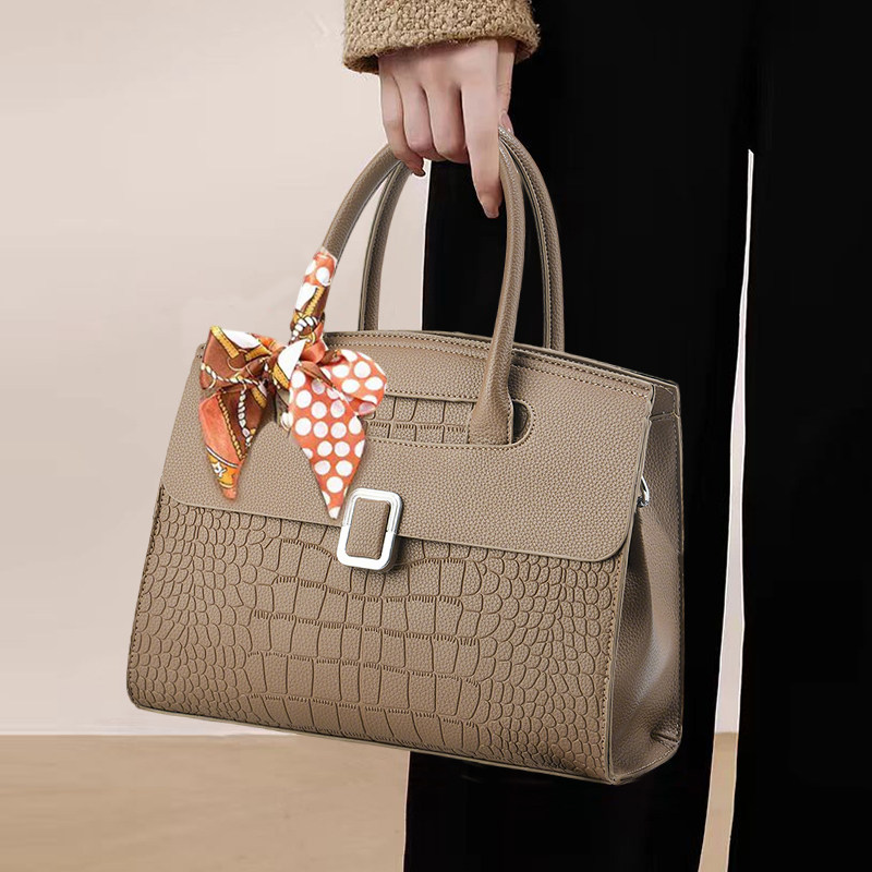 母亲节38妇女节送礼物妈妈包2025新款包包女士婆婆中年斜挎手提包