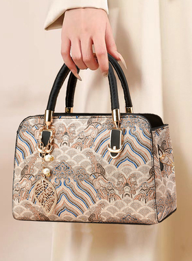 新中式国风刺绣妈妈包包生日礼物2025新款斜挎包中年女士手提小包