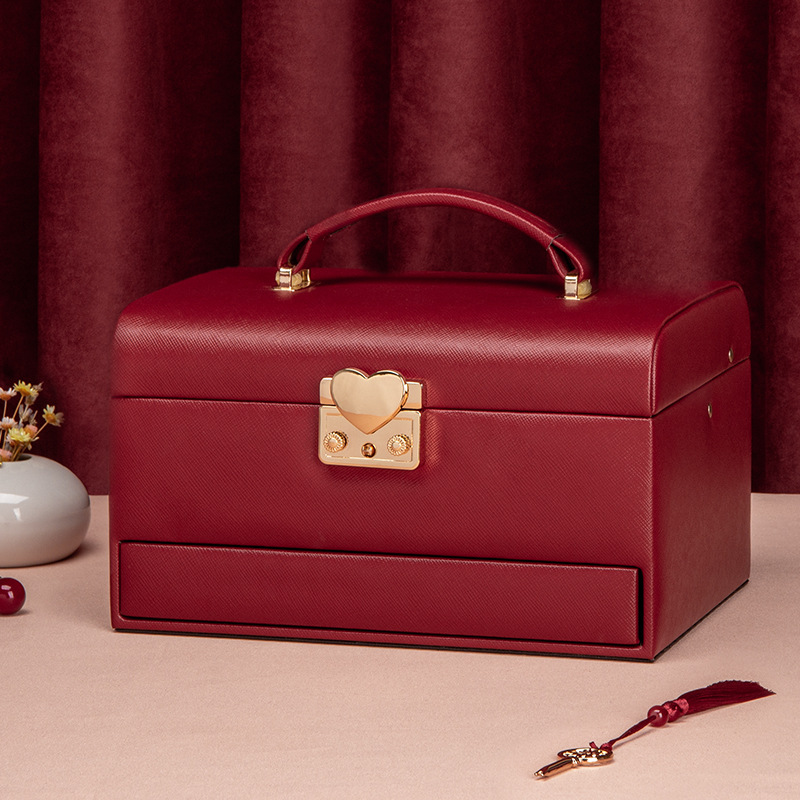 2023新款首饰盒小型带锁便携结婚高档饰品收纳盒手链项链戒指整理