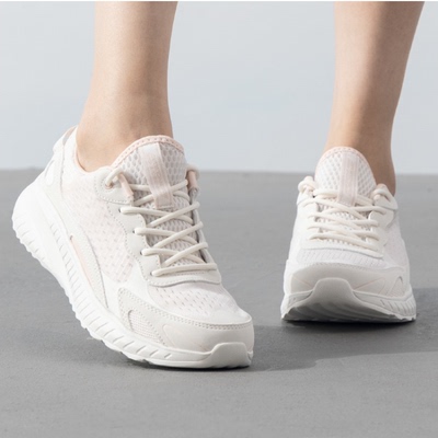 Skechers女网面透气休闲运动鞋