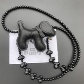 黑色酷狗狗手机背夹皮质公仔爱心链条挂脖手机斜挎绳挂件小众潮女