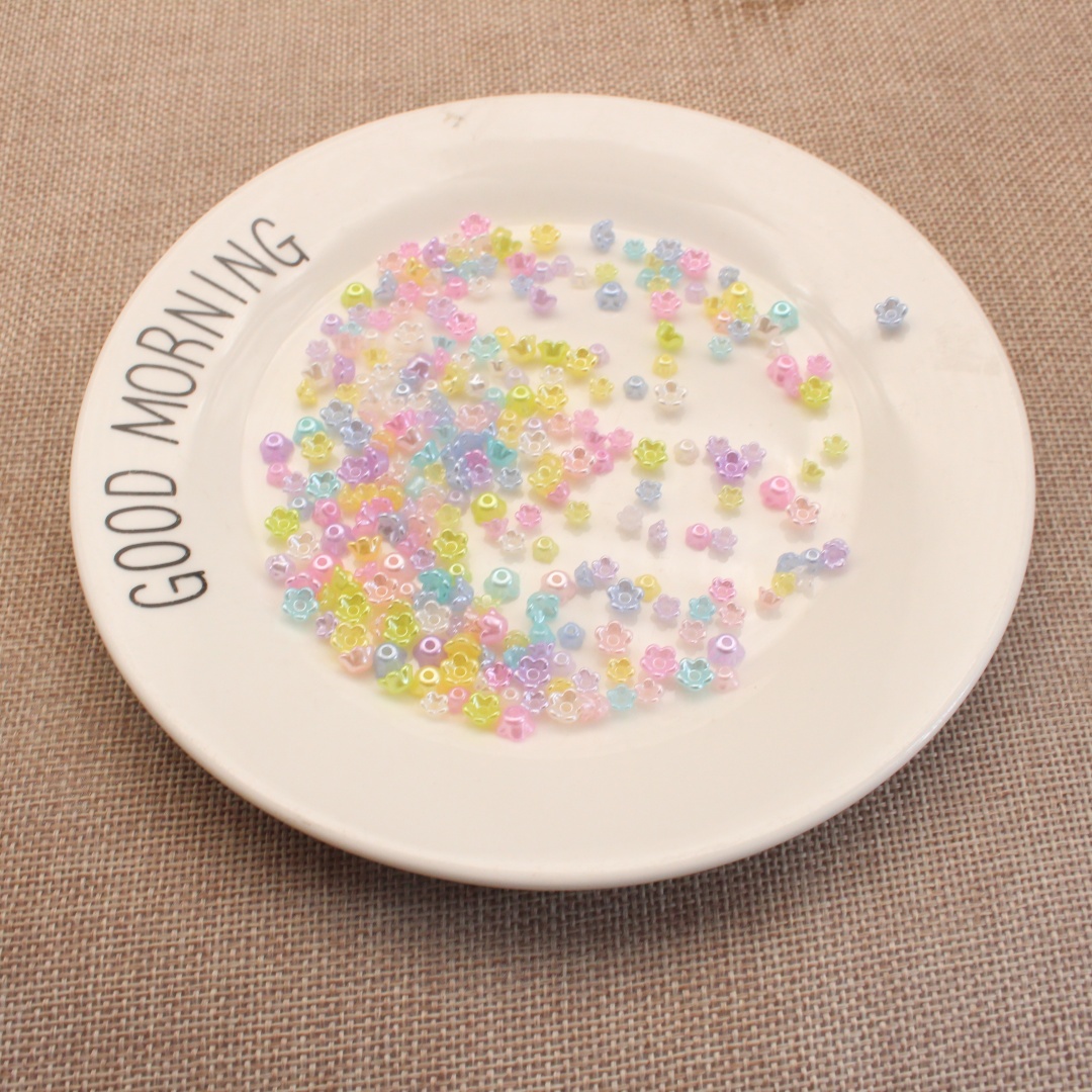 新款迷你铃兰花4\6mm有孔花珠