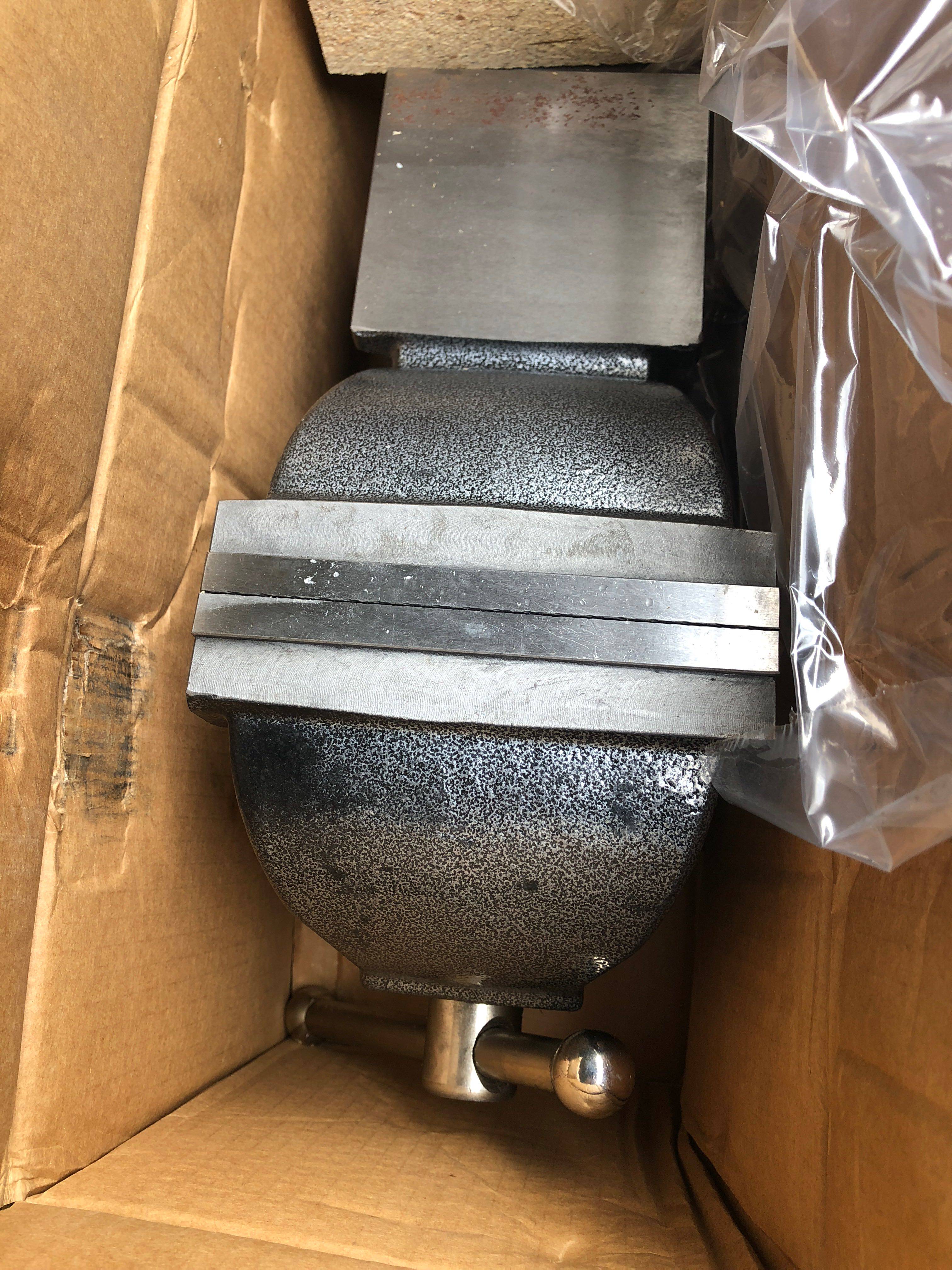 金丰精密重型轻型汽修家用工业台虎钳虎钳平口钳老虎钳虎头钳