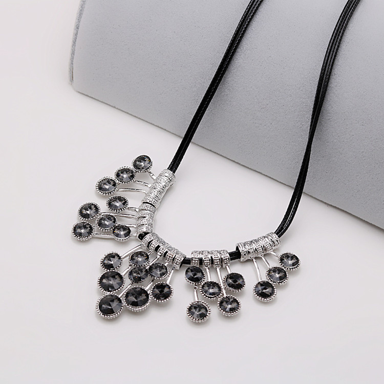 个性皮绳短链衣服配饰百搭装饰毛衣链夸张裙子项链时尚女毛衣挂件