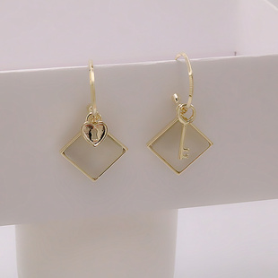 时尚新款耳圈s925银针耳钉百搭韩版潮钥匙锁耳坠女耳环耳饰装饰品