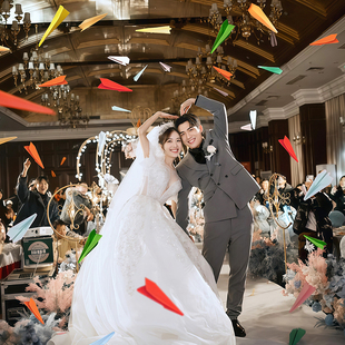 结婚礼纸飞机现场互动大合照彩色喜折纸手抛氛围退场出片拍照道具