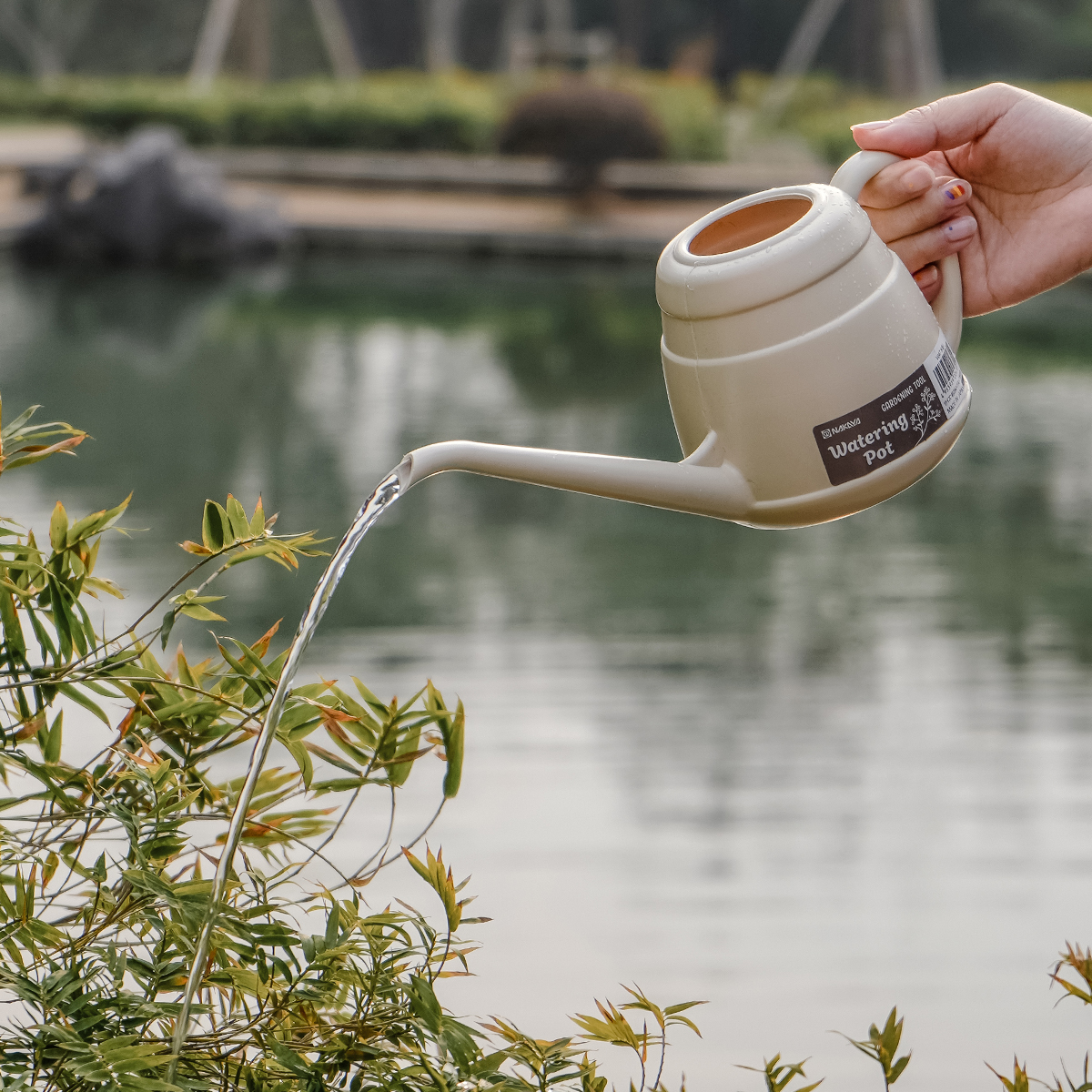 NAKAYA日本进口长嘴细口浇水壶浇花塑料园艺工具绿植盆栽喷洒水壶