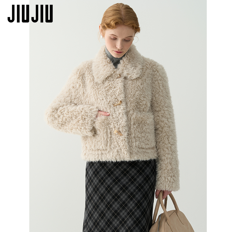JIUJIU复古牛角扣皮毛一体外套女2025冬季新款短款保暖毛毛上衣