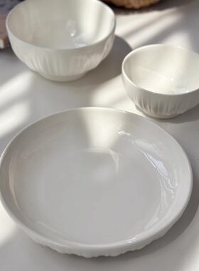 纯白色极简竖纹西餐牛排盘意面盘釉下彩餐具4.5英寸吃饭碗碟