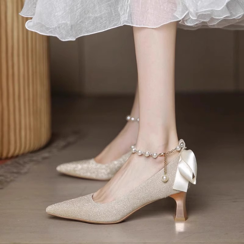 婚鞋女主婚纱秀禾两穿粗跟新娘鞋