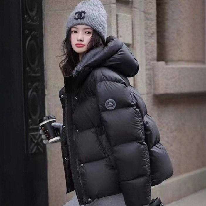 羽绒服女高级感长短款2026时尚连帽加厚设计感袖标保暖情侣面包服