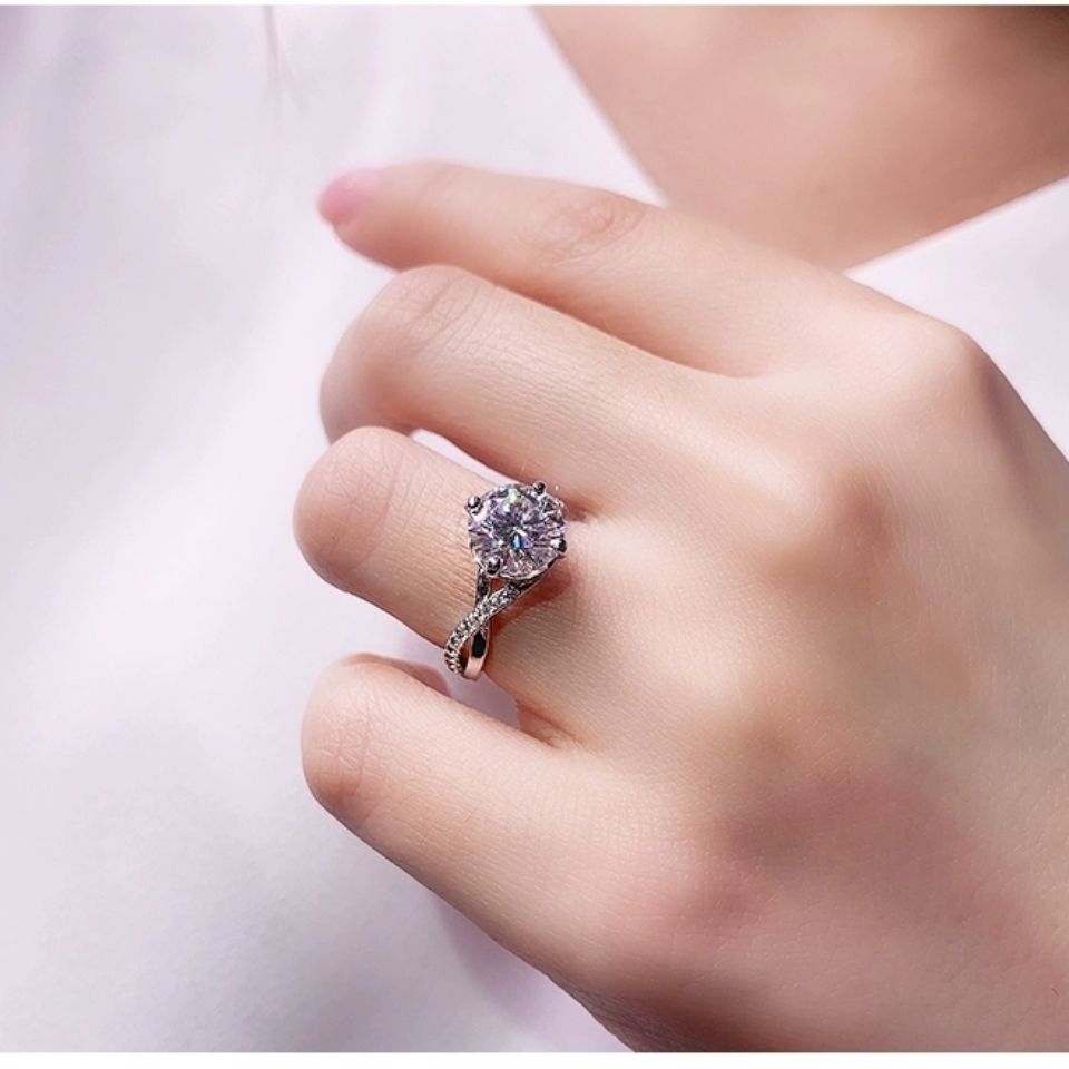 Pt950莫桑钻戒指女情侣求婚纯银铂金色一克拉订婚莫桑石钻