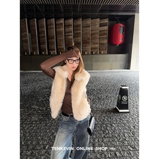 十一石 冬日特调!复古格纹仿皮草马甲女小个子宽松无袖套头背心II