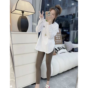 女时尚 秋冬新款 长袖 圆领打底衫 宽松设计感德绒磨毛开叉外套 中长款