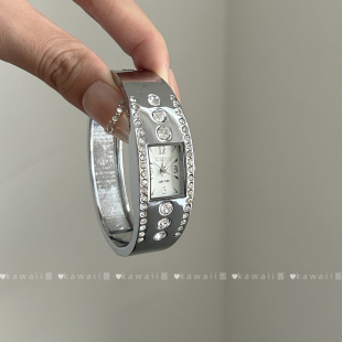 小众手链 Vintage古着清凉感白色镶钻手表轻奢高级感气质手镯时尚