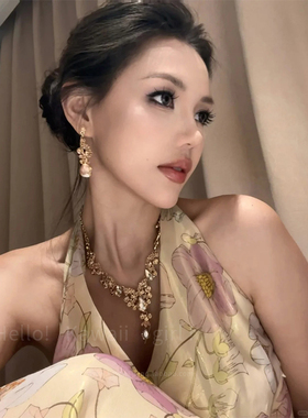 轻奢香槟色镂空水滴项链