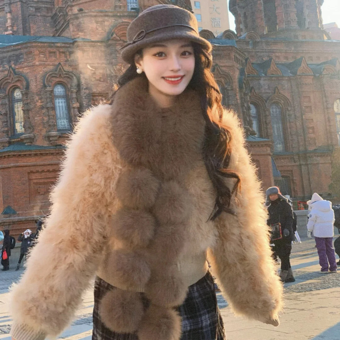 2025新款咖色仿狐狸毛围巾冬季防寒保暖球球高级时尚精致百搭围脖