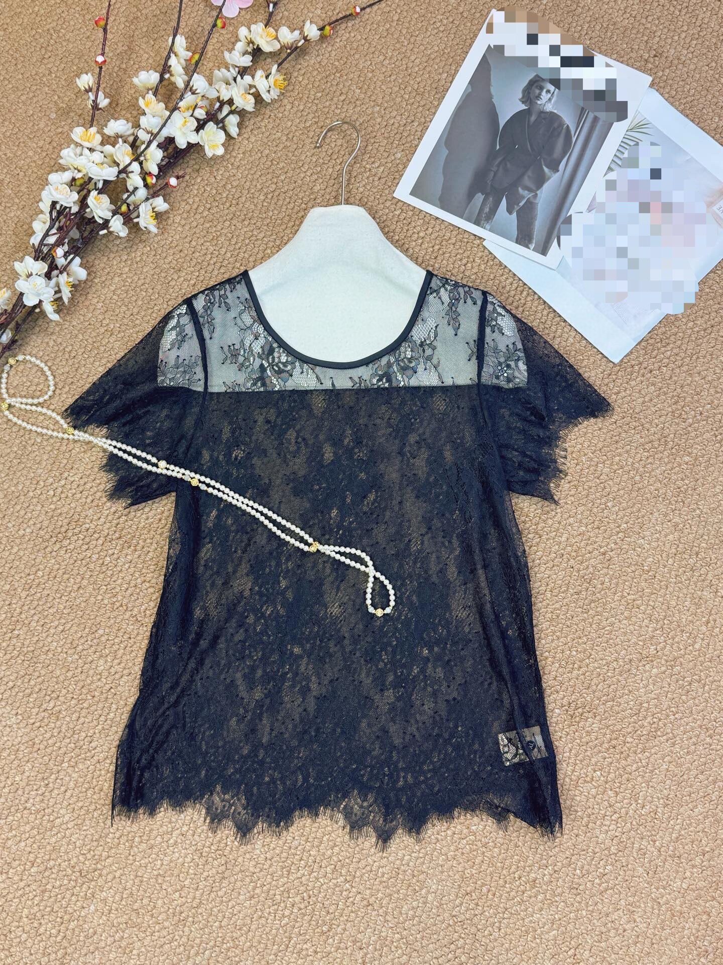 小盖绣勾勒立体花纹时尚性感全透视圆领蕾丝小衫睫毛打底衫上衣