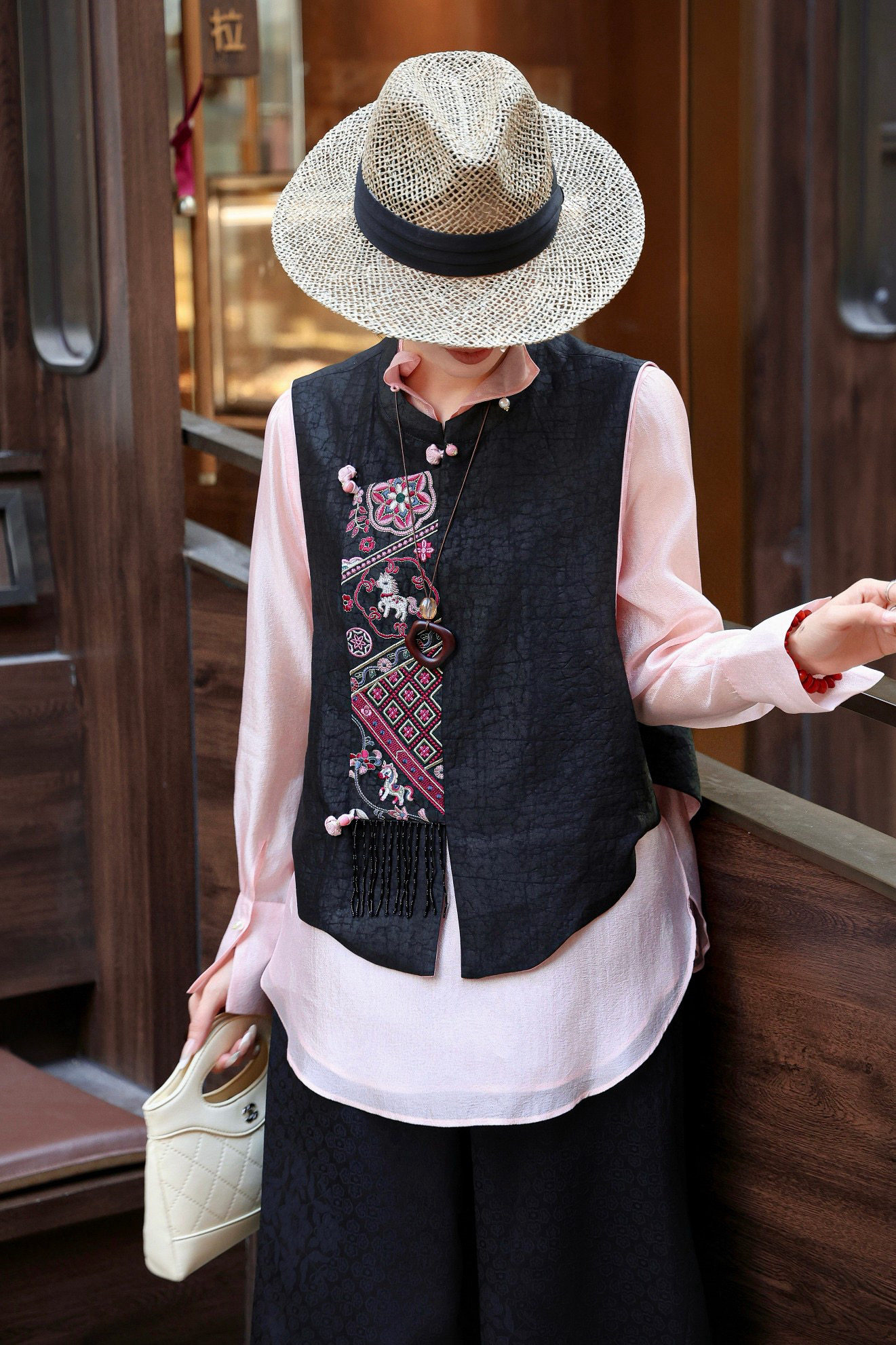 龟裂纹香云纱 2026春季新款新中式国风新中式国风重工刺绣马甲,女装/女士精品,上衣,淘宝优惠券,粉丝福利购,淘宝优惠卷