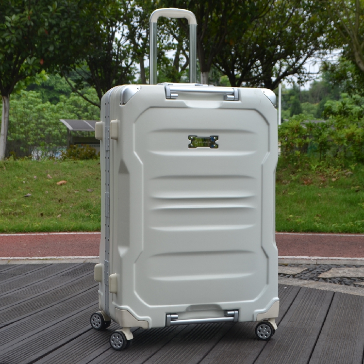 32寸合金万向轮塑料铝框拉杆箱